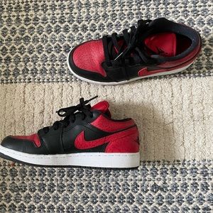 Air Jordan 1 low! Amazing condition.